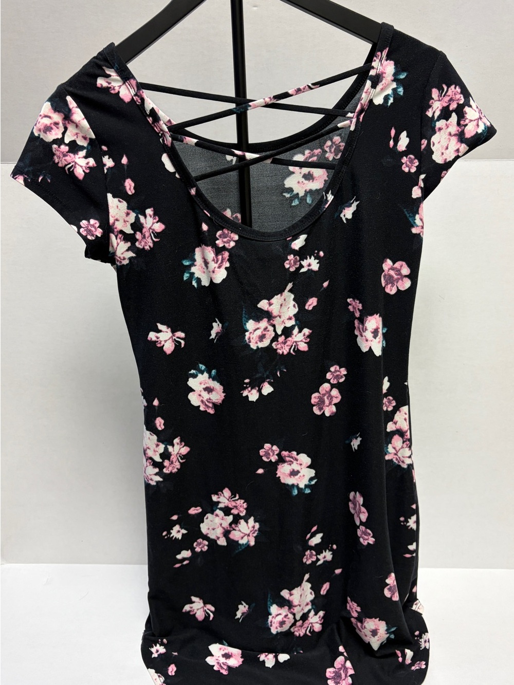 No Boundaries Black Pink Floral Criss Cross Back Dress Women’s Medium (7-9)
